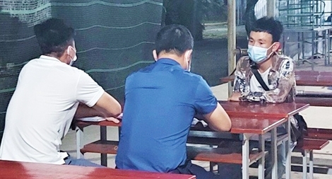 Bắt đối tượng truy nã tại khu cách ly tập trung