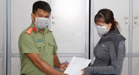 Xử phạt 2 đối tượng tung tin sai sự thật về COVID-19