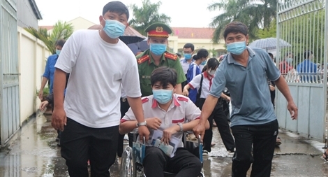 Những câu chuyện cảm động trong mùa thi ở Bạc Liêu  