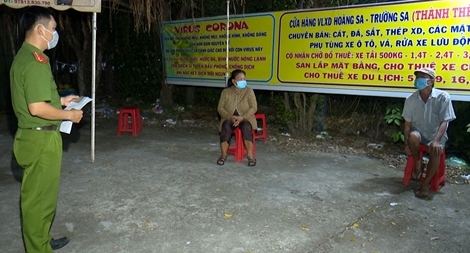 Có giấy xét nghiệm âm tính vẫn bị phạt vì khai báo gian dối