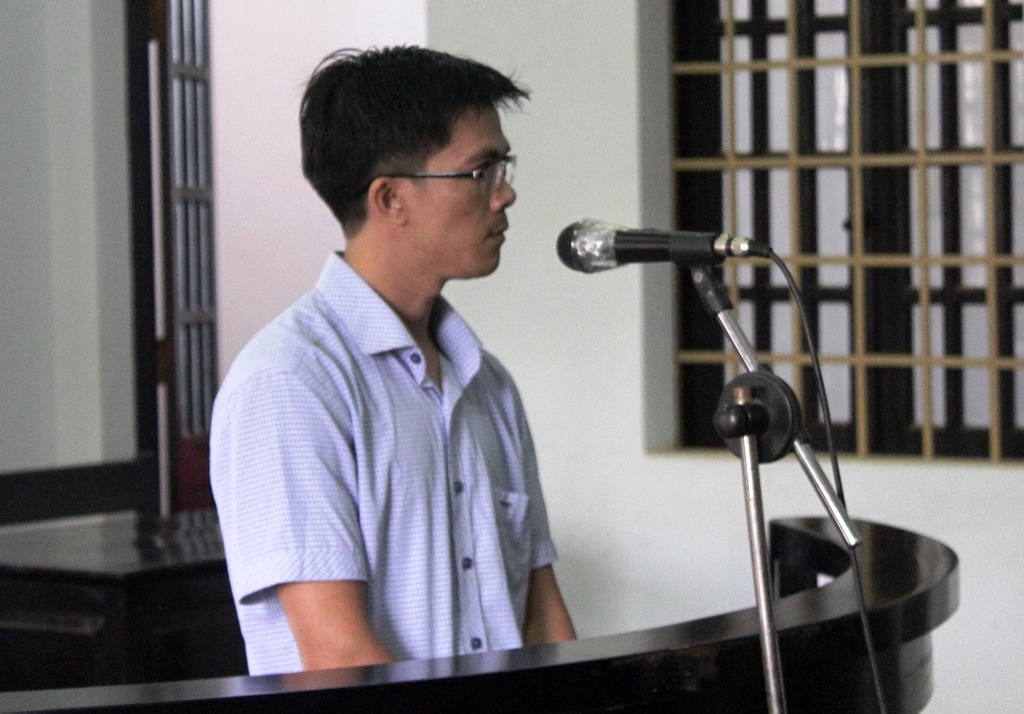 Lừa chạy việc chiếm đoạt tiền tỷ, nguyên một cán bộ lãnh án