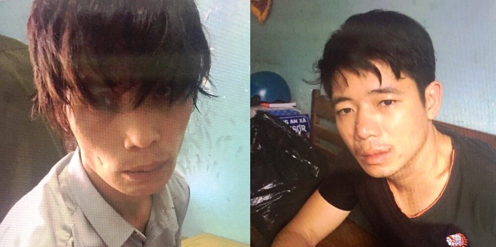 Hai đối tượng điều khiển xe máy với nhiều vết máu mang theo súng và ma túy