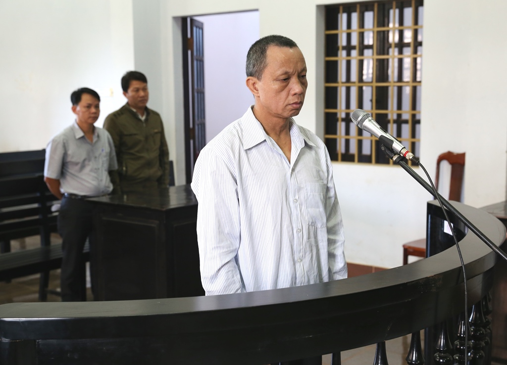 Bảo vệ 58 tuổi giở trò đồi bại với 6 học sinh tiểu học