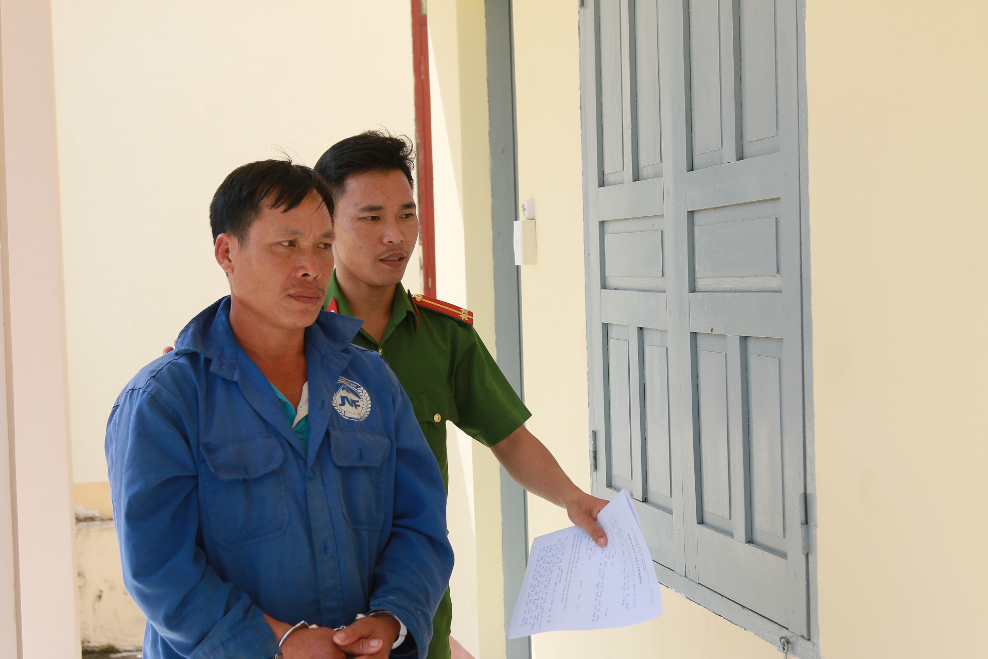 Giết người rồi giấu xác dưới cống nước