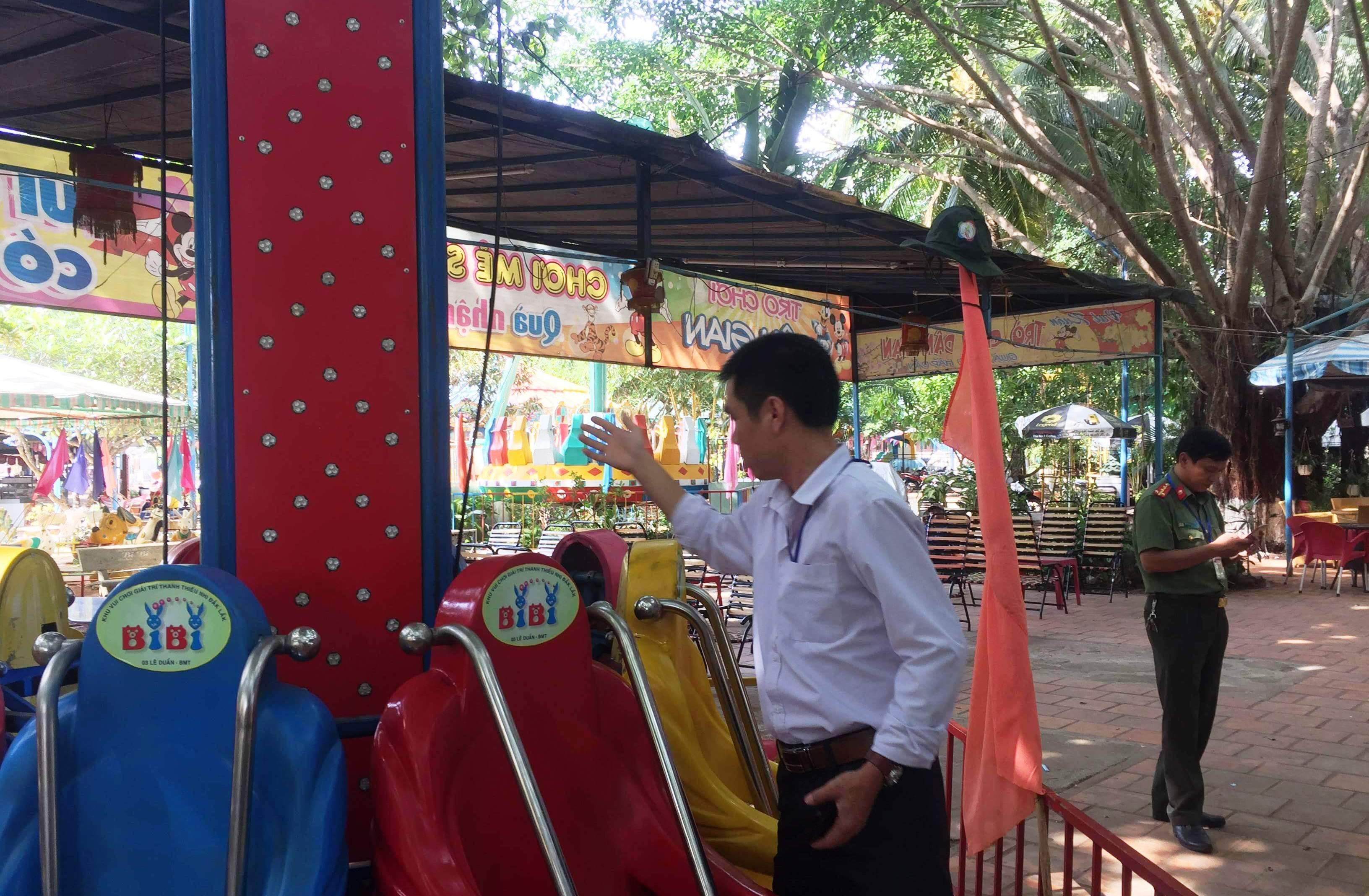 Tạm giữ giấy phép kinh doanh đơn vị chủ quản