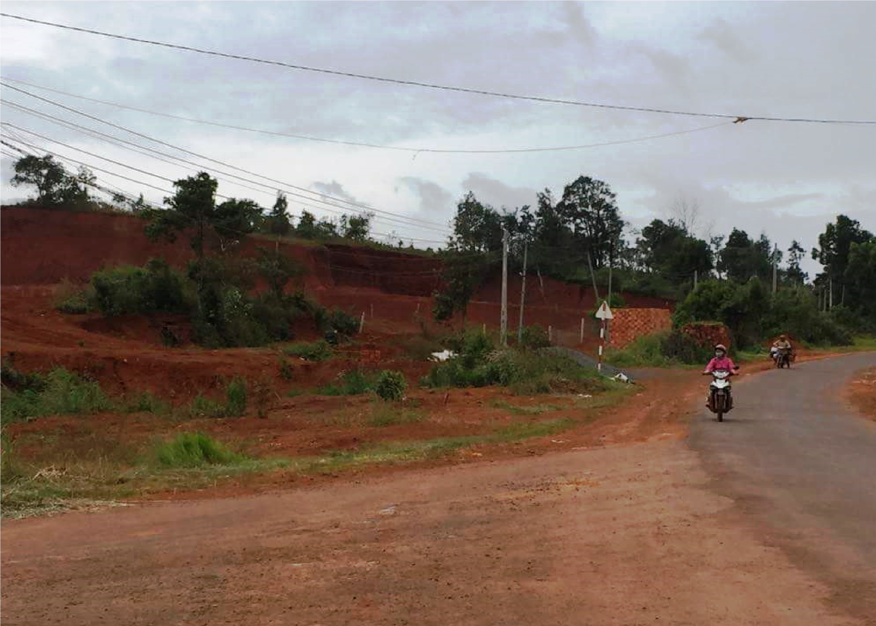 Khởi tố Trưởng phòng đề xuất cấp sổ đỏ cho người nhà lãnh đạo trên đất quốc phòng