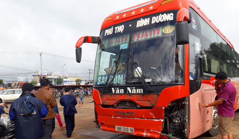 Lời khai của tài xế xe khách tông vào chợ khiến 3 người tử vong
