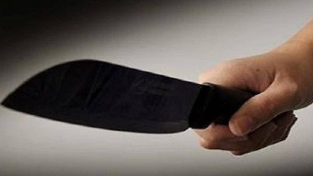 Dùng dao chém trọng thương 3 người