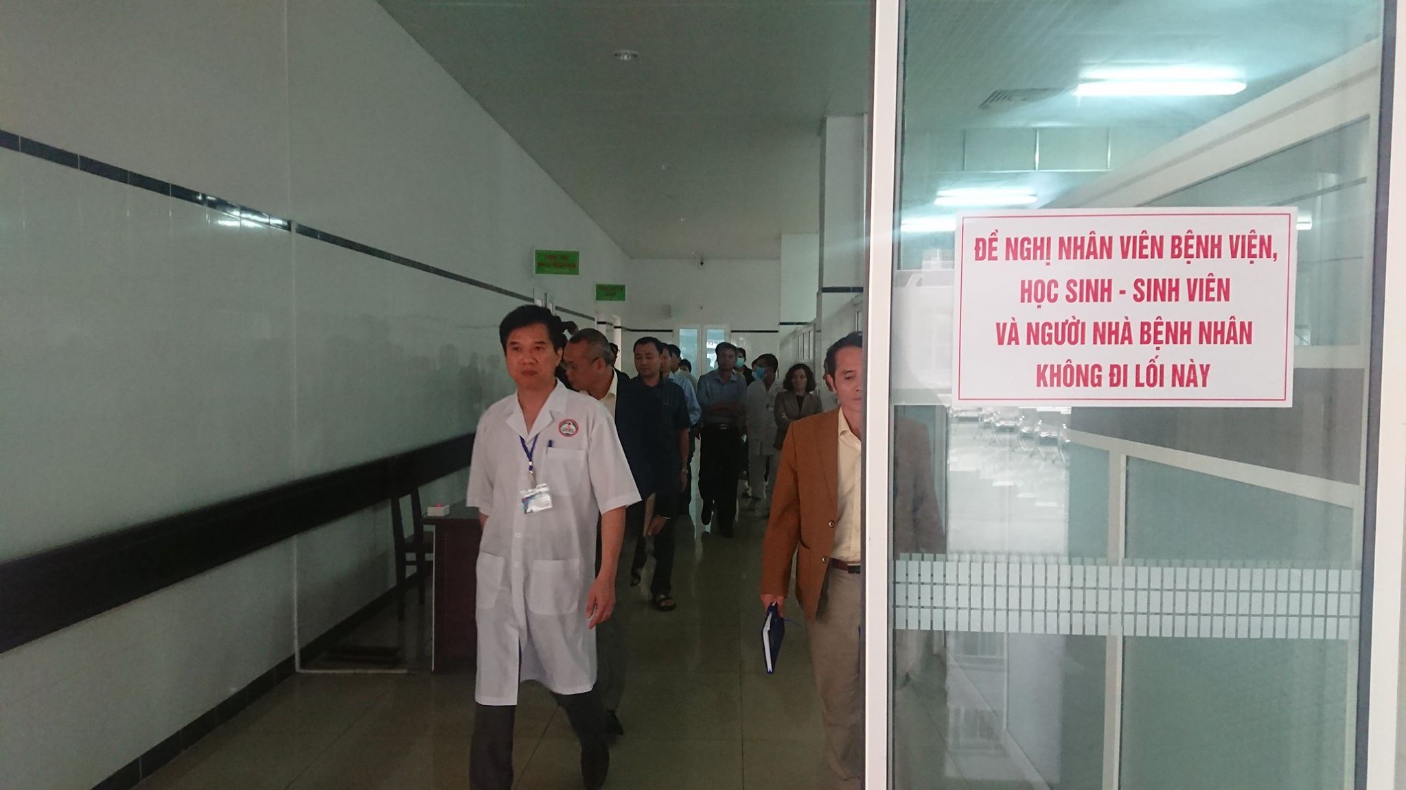 Cách ly thêm gần 20 trường hợp nghi nhiễm virus Corona