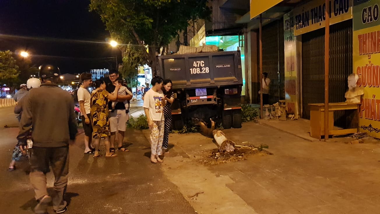 Thảm họa từ chiếc xe ben trôi tự do trên phố núi Buôn Ma Thuột