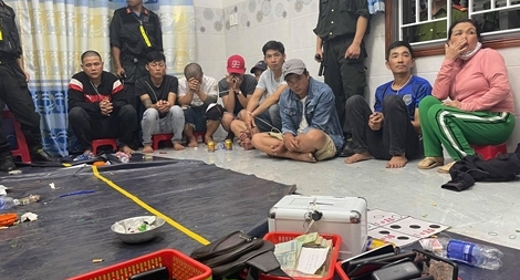 Thuê hàng chục đối tượng cảnh giới sòng bạc 