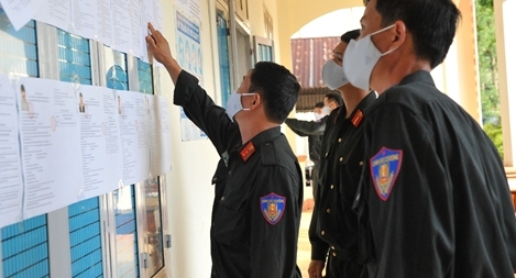 Hàng nghìn cán bộ, chiến sỹ háo hức tham gia bầu cử sớm