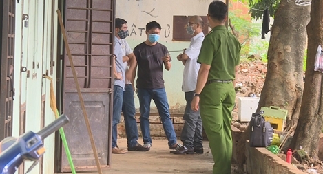 Phát hiện mẹ tử vong, con nguy kịch trong phòng trọ