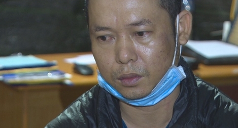 Bị phát hiện mang theo súng, "xin" đưa 100 triệu đồng để CSGT bỏ qua