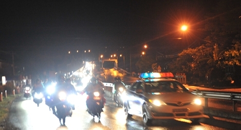 Trắng đêm đón gần 1.000 công dân về từ vùng dịch