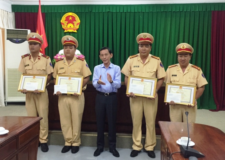 Liên tiếp lập công, ngăn chặn hàng loạt vụ đua xe trái phép