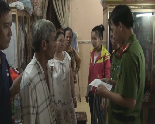 Cả nhà bị bắt cùng gần nửa tỷ tiền đánh đề