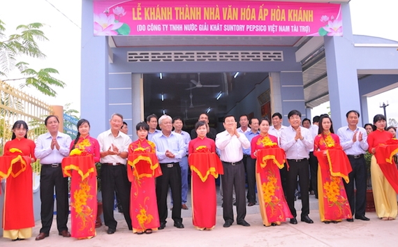 Nguyên Chủ tịch nước Trương Tấn Sang trao tặng nhà văn hoá tại Đồng Tháp