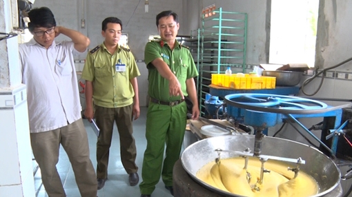 Phát hiện cơ sở làm bánh Trung thu mất vệ sinh