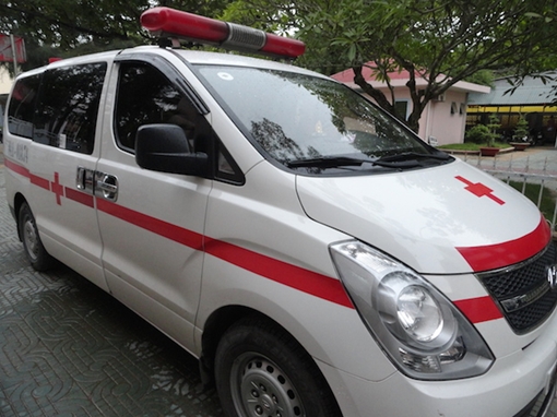 Tài xế xe cấp cứu chở 750 gói thuốc lá lậu bị xử phạt gần 700 triệu đồng