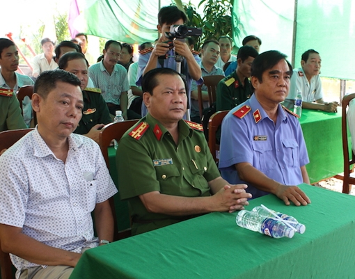 Công an TP Cần Thơ xây cầu nông thôn mới, tặng mái ấm tình thương