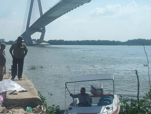 Ghen tuông, sát hại người yêu rồi nhẩy cầu tự vẫn