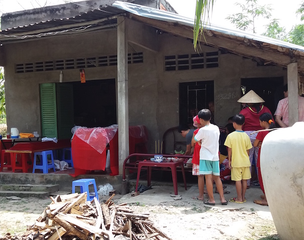 Nhà trường tổ chức tắm biển, một học sinh chết đuối