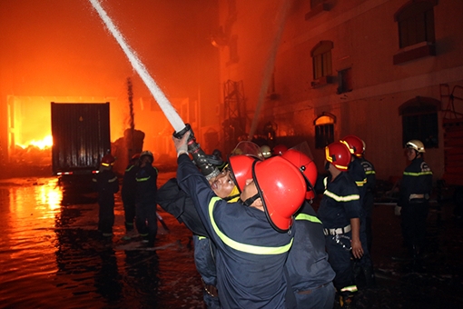   Trắng đêm chữa cháy Công ty Kwong Lung – Meko