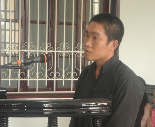 Cha dượng nhiều năm hiếp dâm hai con riêng của vợ