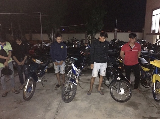 Bắt giữ nhóm thanh niên tổ chức đua xe qua cầu Cần Thơ