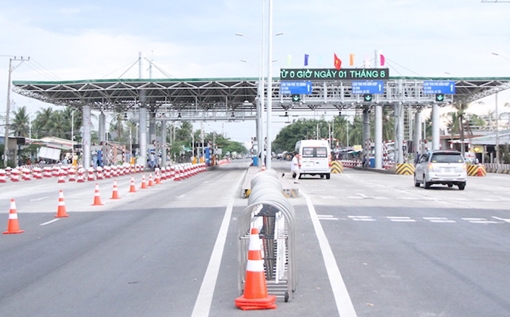 Trạm Cai Lậy tạm ngưng thu phí, chờ quyết định của Bộ GTVT