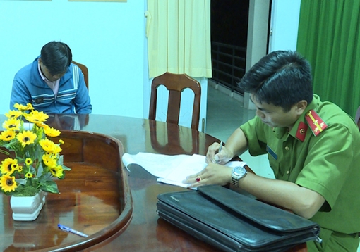 Nam thanh niên mạo danh Công an "cua gái" trong Khu công nghiệp