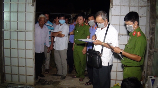 Đi cho tôm ăn bị điện giật tử vong