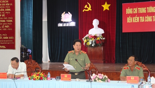Kiên quyết xử lý hoạt động buôn lậu trên tuyến biên giới An Giang