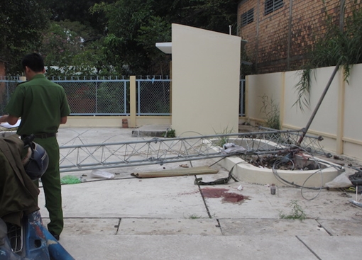 Ngã trụ ăng ten đài truyền thanh, một công nhân tử vong