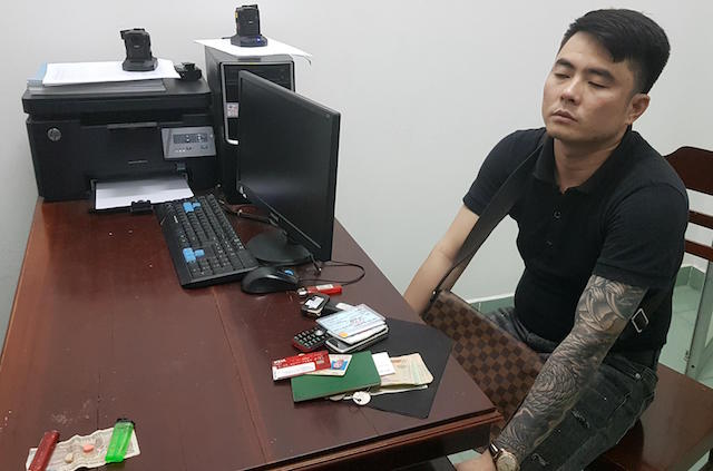 Chồng vào khách sạn “lái nhầm” Lexus RX350 của vợ cũ