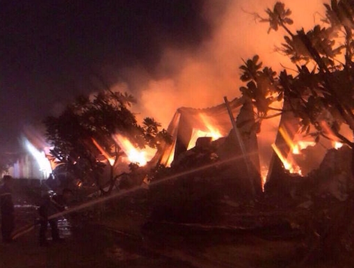 Cháy nhiều giờ tại kho hàng của nhà máy trong Khu Công nghiệp Long Giang