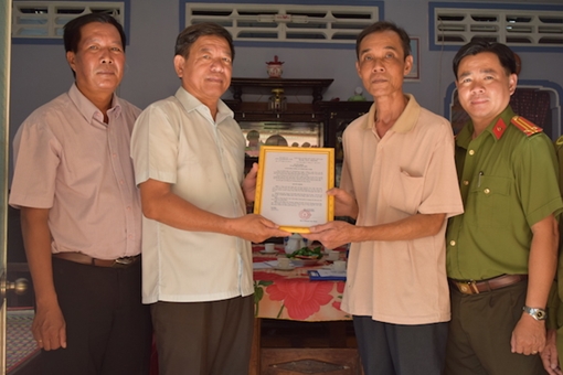 Công an Trà Vinh trao nhà tình nghĩa cho gia đình chính sách