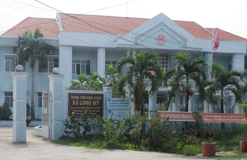 Có dấu hiệu "ăn bẩn" ngân sách, một "quan xã" bị đình chỉ công tác