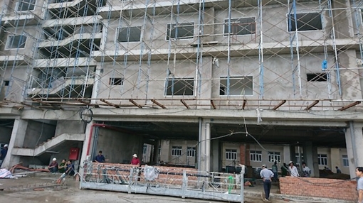 Ngã từ tầng 5 công trình bệnh viện, nam công nhân tử vong