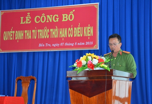 Trại giam Châu Bình, Ngọc Lý công bố quyết định tha tù trước thời hạn