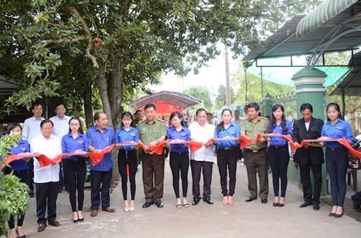 Công an Cần Thơ khánh thành đường giao thông nông thôn