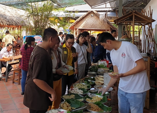 Bánh dân gian bột gạo Sa Đéc thu hút thực khách dịp lễ 2-9