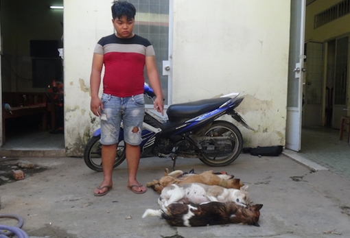 Trộm chó ghé đổ xăng xe thì bị "tóm"