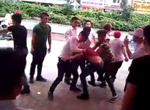Nhóm thanh niên xông vào đám cưới đánh người nhập viện