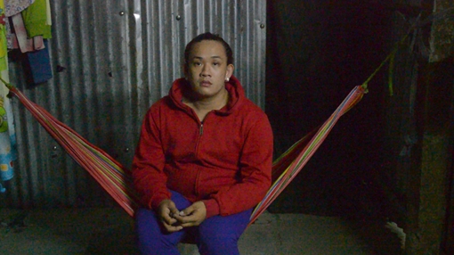  Nam thanh niên giả gái kích dục trong quán cà phê, trộm tài sản