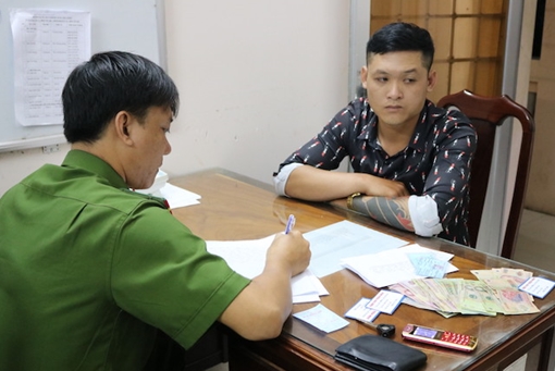 Hai thanh niên cho vay nặng lãi ở Trà Vinh, viết cam kết không hoạt động