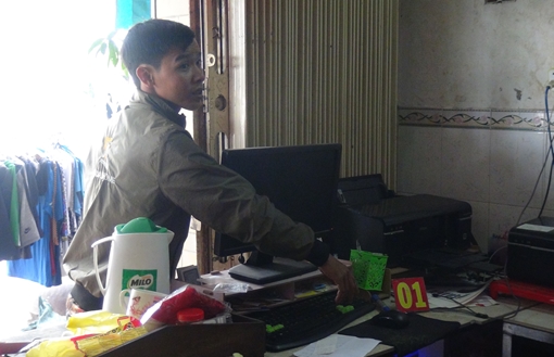 Nổi máu tham, trộm iPhone 6 khi đi mua quần áo