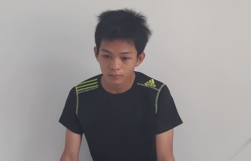 Bắt nam thanh niên đi xe máy chuyên cướp túi xách nữ sinh