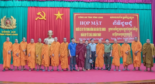 Công an Vĩnh Long  họp mặt người có uy tín trong đồng bào dân tộc Khmer nhân dịp Tết Chol Chnam Thmay